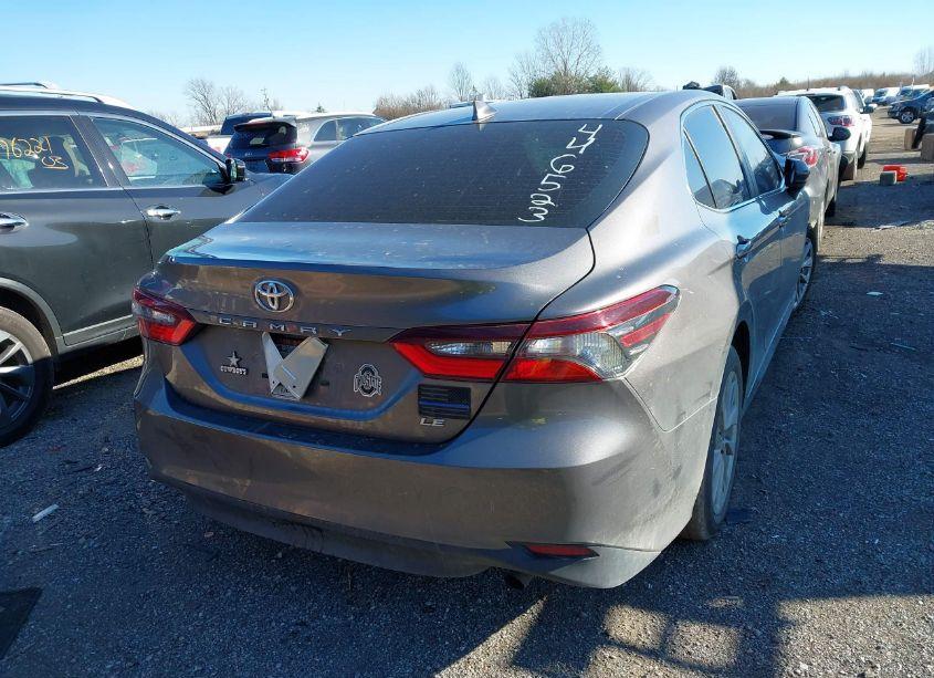 Photo 15 of 2021 Toyota Camry LE (VIN 4T1C11AKXMU446523)