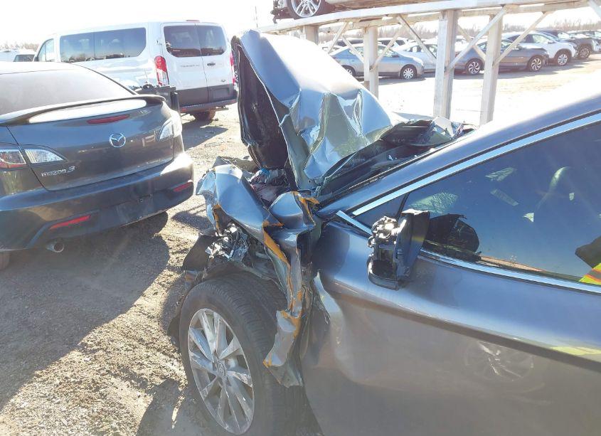 Photo 6 of 2021 Toyota Camry LE (VIN 4T1C11AKXMU446523)