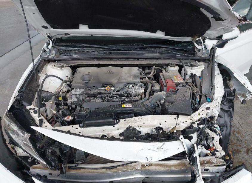 Photo 10 of 2021 Toyota Camry LE (VIN 4T1C11AKXMU541938)