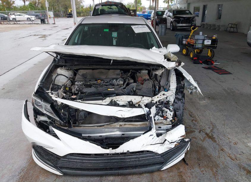 Photo 12 of 2021 Toyota Camry LE (VIN 4T1C11AKXMU541938)