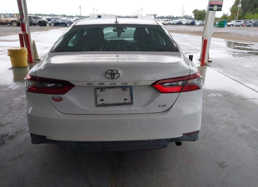 Photo 16 of 2021 Toyota Camry LE (VIN 4T1C11AKXMU541938)