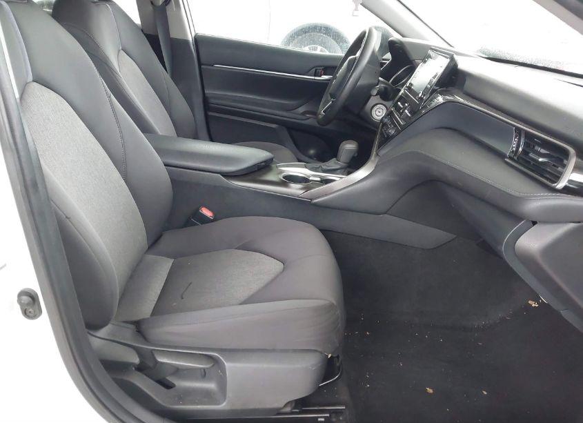 Photo 5 of 2021 Toyota Camry LE (VIN 4T1C11AKXMU541938)