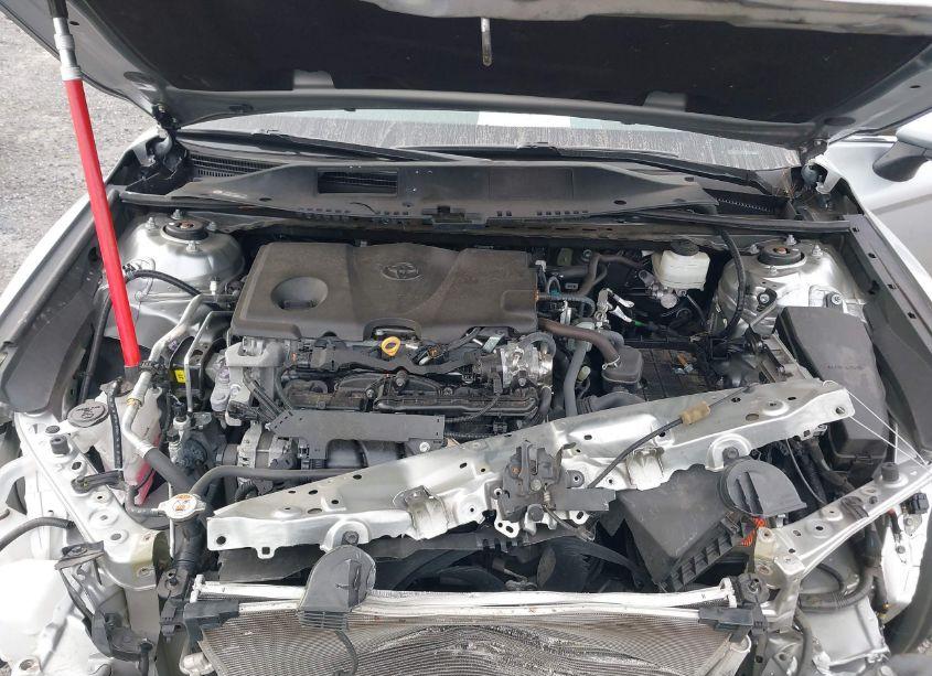 Photo 10 of 2021 Toyota Camry LE (VIN 4T1C11AKXMU587494)