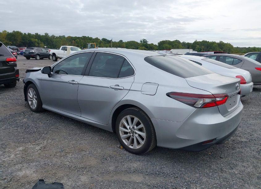 Photo 3 of 2021 Toyota Camry LE (VIN 4T1C11AKXMU587494)