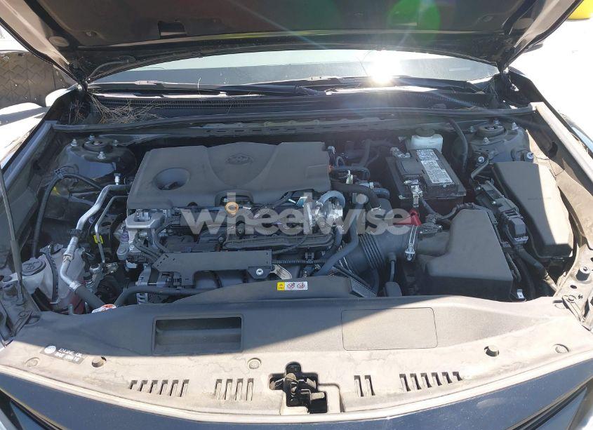 Photo 10 of 2022 Toyota Camry LE (VIN 4T1C11AKXNU047824)