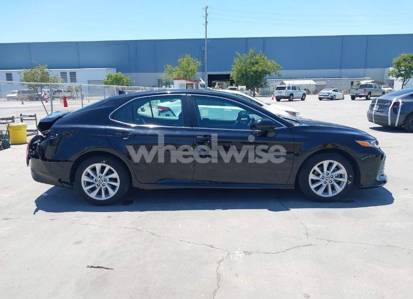 Photo 13 of 2022 Toyota Camry LE (VIN 4T1C11AKXNU047824)