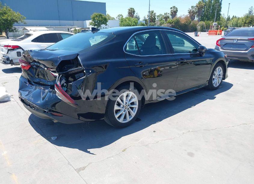 Photo 4 of 2022 Toyota Camry LE (VIN 4T1C11AKXNU047824)