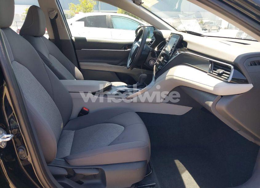 Photo 5 of 2022 Toyota Camry LE (VIN 4T1C11AKXNU047824)