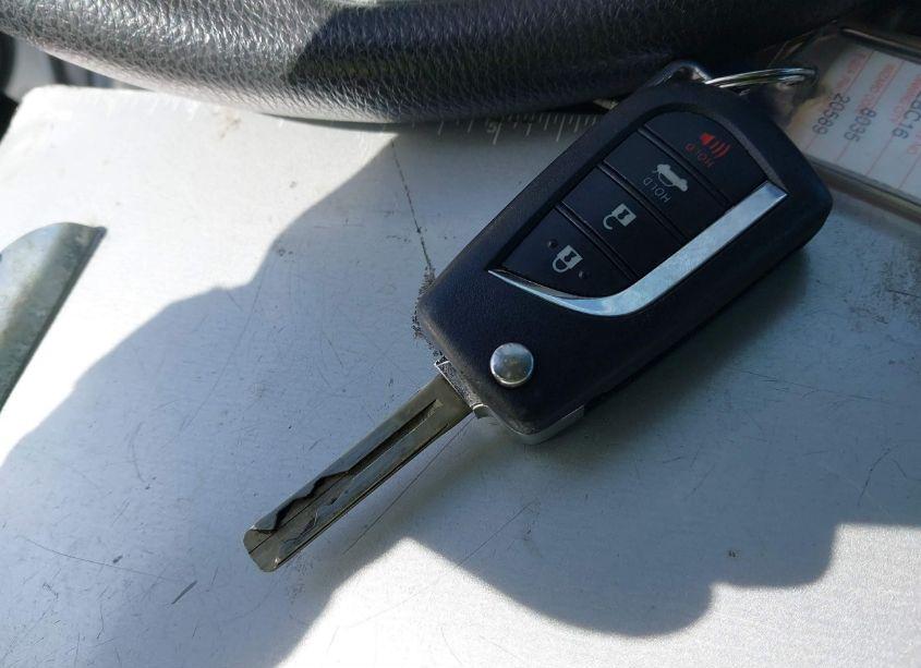 Photo 11 of 2022 Toyota Camry LE (VIN 4T1C11AKXNU630149)