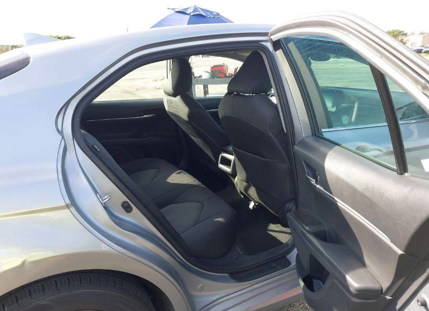 Photo 8 of 2022 Toyota Camry LE (VIN 4T1C11AKXNU630149)
