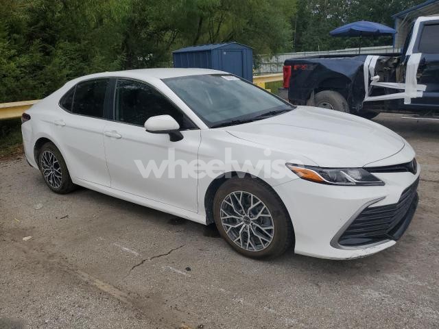 Photo 5 of 2022 TOYOTA CAMRY LE (VIN 4T1C11AKXNU633939)