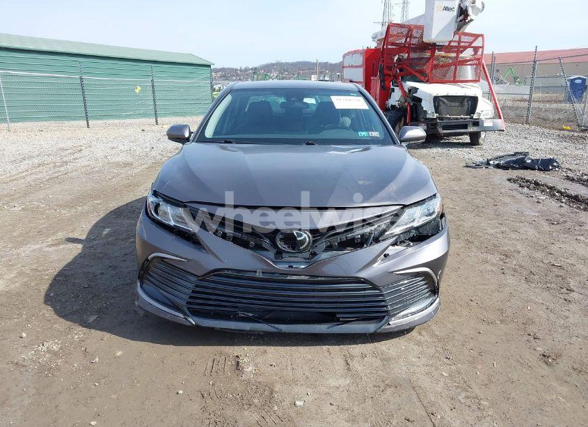 Photo 13 of 2022 Toyota Camry LE (VIN 4T1C11AKXNU679870)