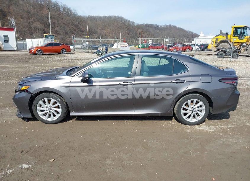 Photo 15 of 2022 Toyota Camry LE (VIN 4T1C11AKXNU679870)