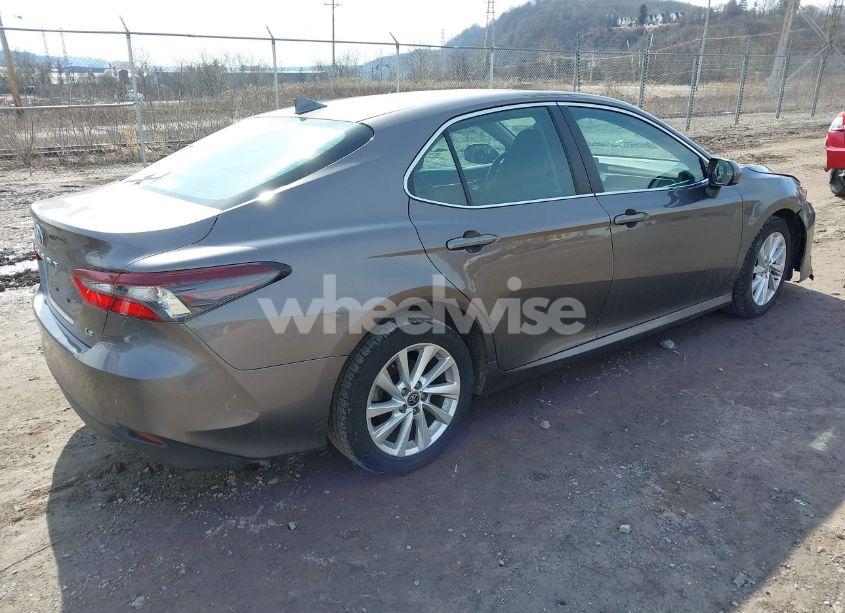 Photo 4 of 2022 Toyota Camry LE (VIN 4T1C11AKXNU679870)