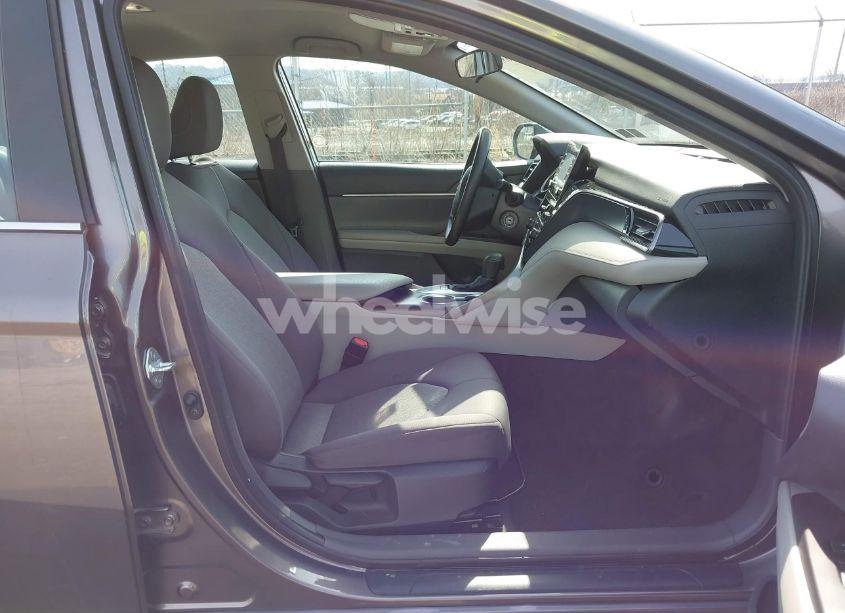 Photo 5 of 2022 Toyota Camry LE (VIN 4T1C11AKXNU679870)