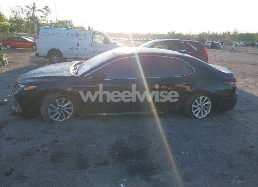 Photo 14 of 2022 Toyota Camry LE (VIN 4T1C11AKXNU687712)