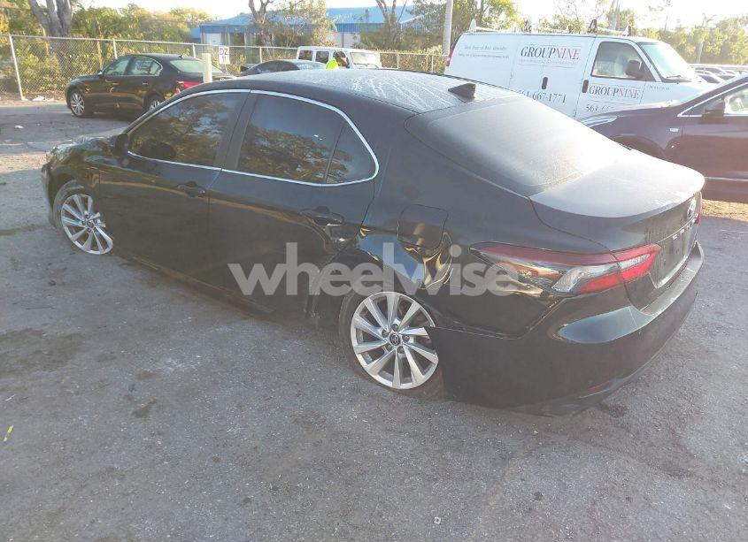 Photo 3 of 2022 Toyota Camry LE (VIN 4T1C11AKXNU687712)