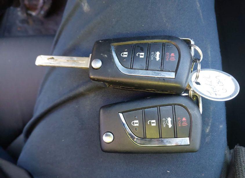 Photo 11 of 2022 Toyota Camry LE (VIN 4T1C11AKXNU711412)