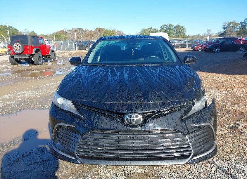 Photo 12 of 2022 Toyota Camry LE (VIN 4T1C11AKXNU711412)