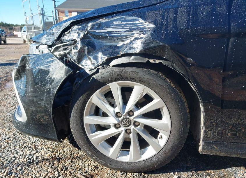 Photo 19 of 2022 Toyota Camry LE (VIN 4T1C11AKXNU711412)