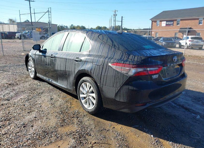 Photo 3 of 2022 Toyota Camry LE (VIN 4T1C11AKXNU711412)