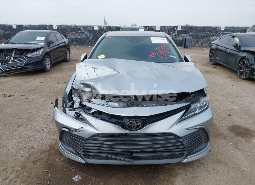 Photo 12 of 2022 Toyota Camry LE (VIN 4T1C11AKXNU714729)