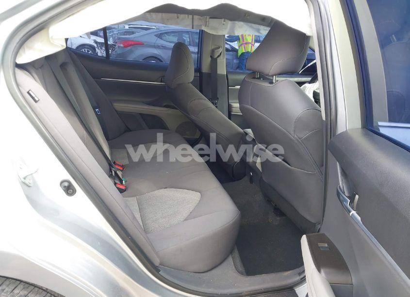 Photo 8 of 2022 Toyota Camry LE (VIN 4T1C11AKXNU714729)