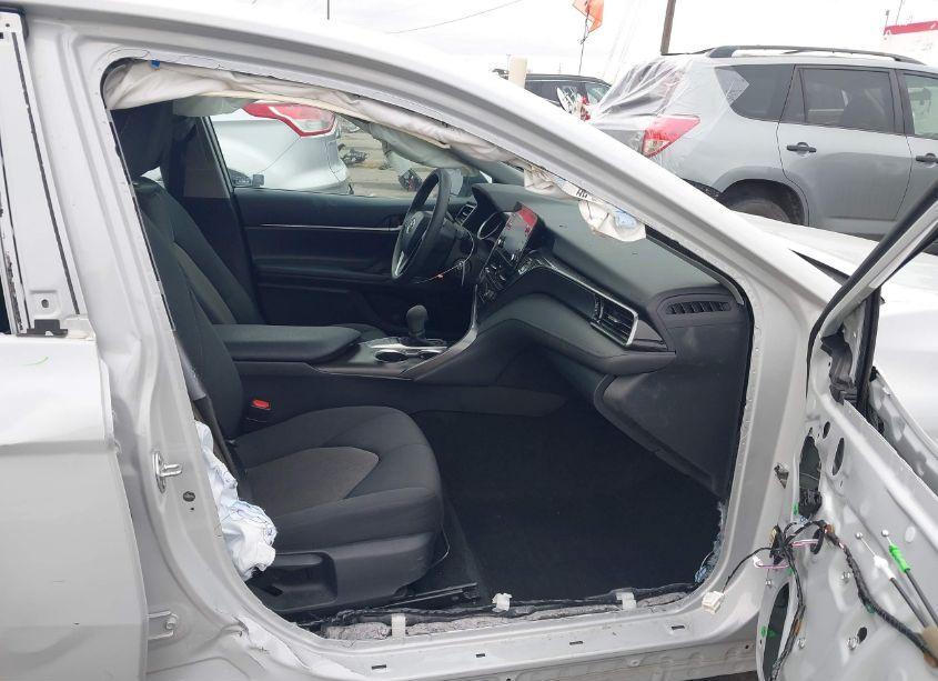 Photo 5 of 2023 Toyota Camry LE (VIN 4T1C11AKXPU101187)