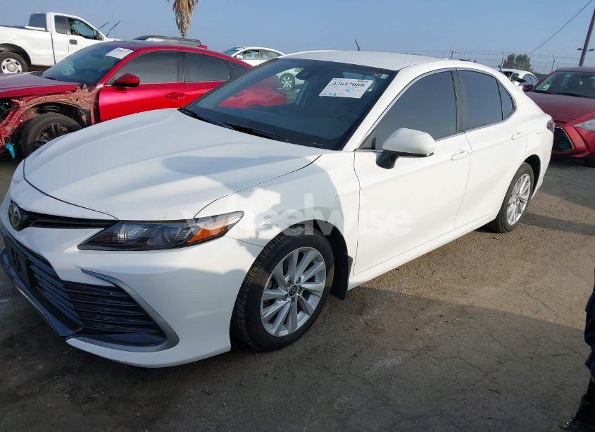 Photo 2 of 2023 Toyota Camry LE (VIN 4T1C11AKXPU112979)
