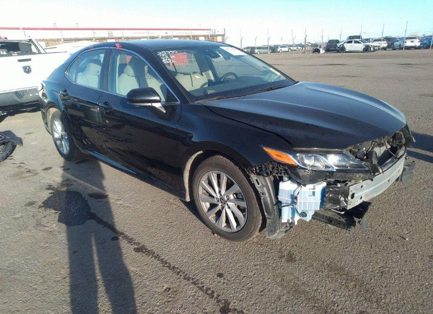 2023 Toyota Camry LE (VIN 4T1C11AKXPU186323) main photo