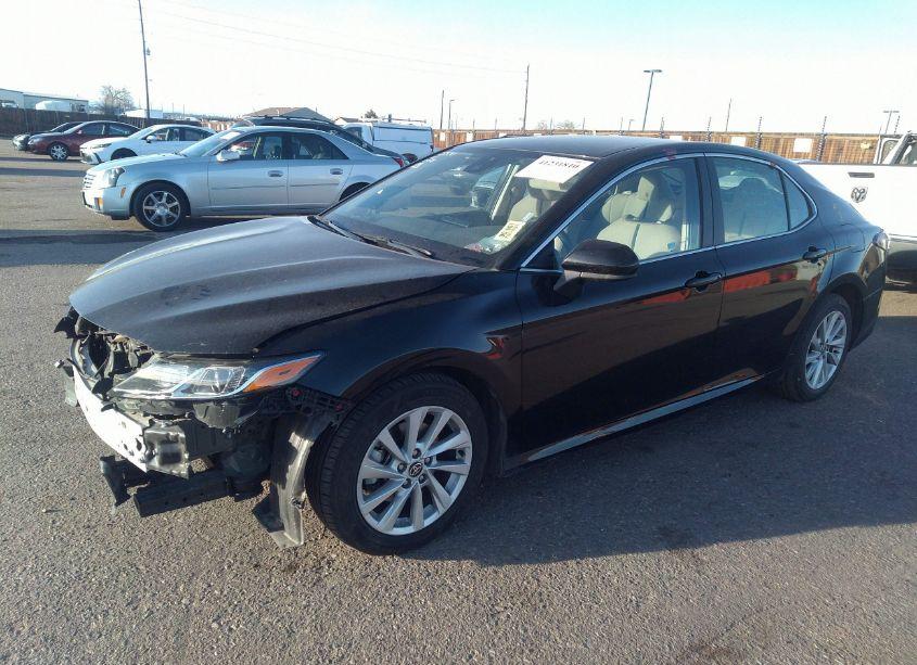 Photo 2 of 2023 Toyota Camry LE (VIN 4T1C11AKXPU186323)