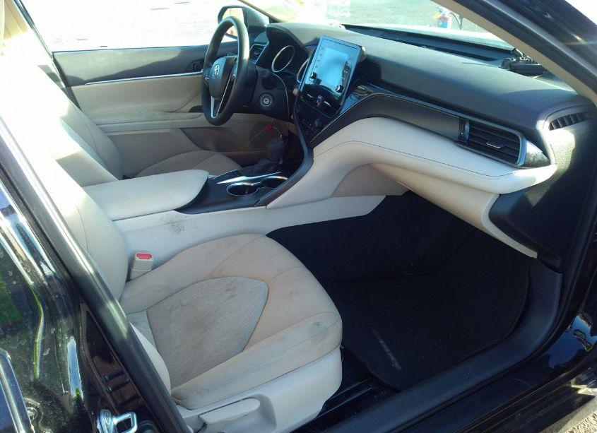 Photo 5 of 2023 Toyota Camry LE (VIN 4T1C11AKXPU186323)