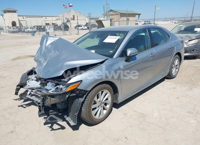 Photo 2 of 2023 Toyota Camry LE (VIN 4T1C11AKXPU744512)