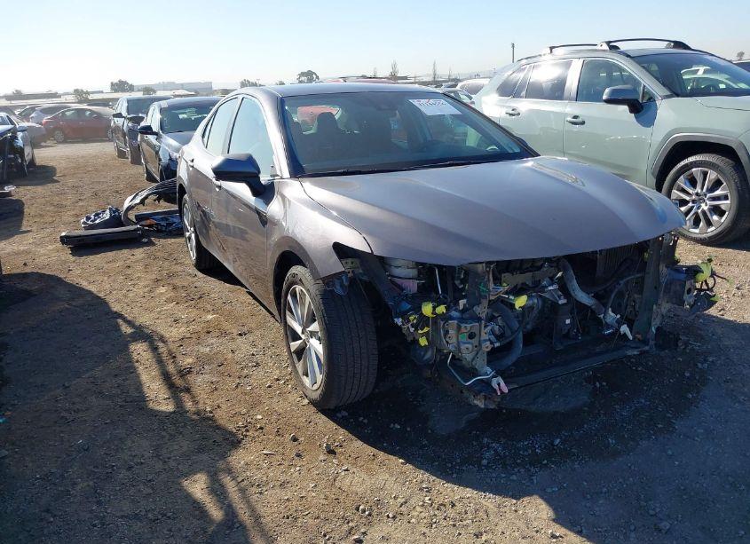 2023 Toyota Camry LE (VIN 4T1C11AKXPU770673) main photo