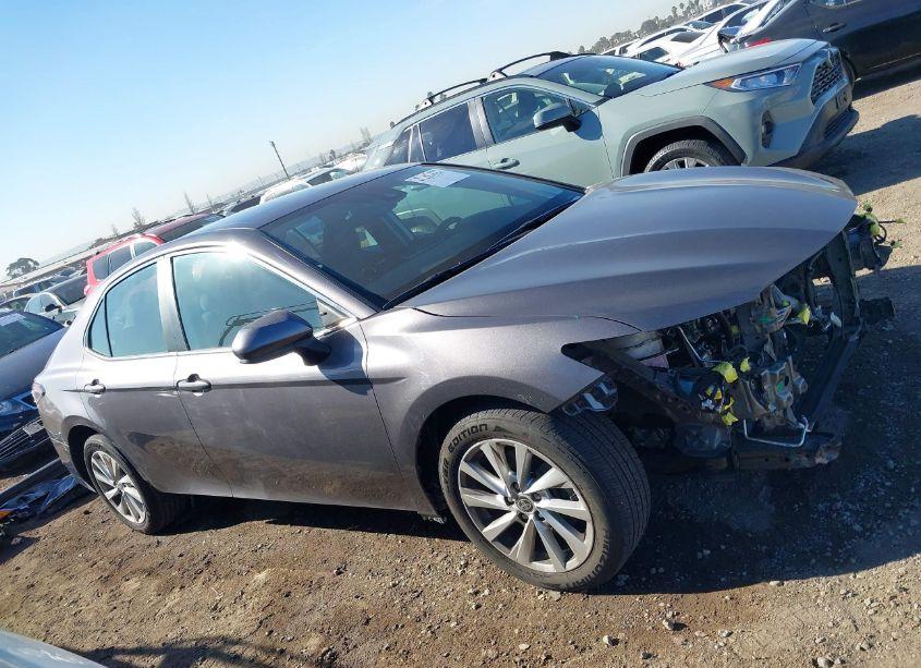 Photo 14 of 2023 Toyota Camry LE (VIN 4T1C11AKXPU770673)