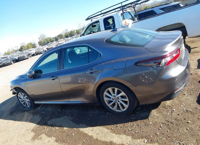 Photo 15 of 2023 Toyota Camry LE (VIN 4T1C11AKXPU770673)