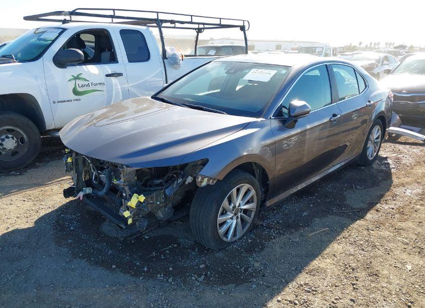 Photo 2 of 2023 Toyota Camry LE (VIN 4T1C11AKXPU770673)