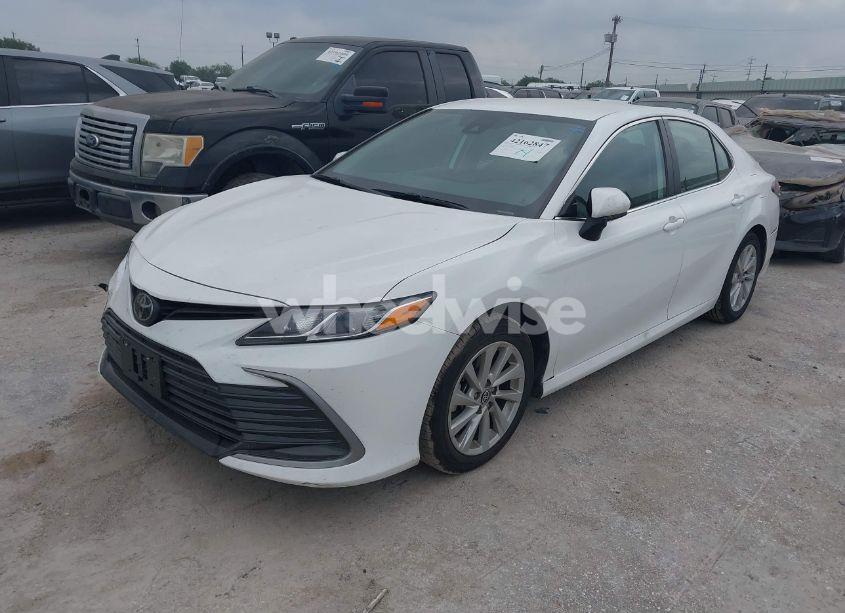 Photo 2 of 2023 Toyota Camry LE (VIN 4T1C11AKXPU804353)
