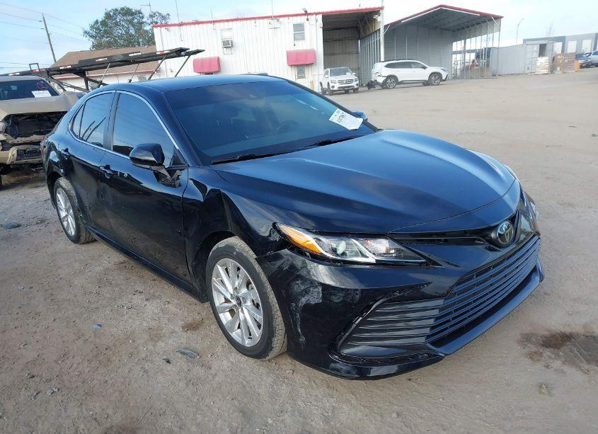 2023 Toyota Camry LE (VIN 4T1C11AKXPU809813) main photo