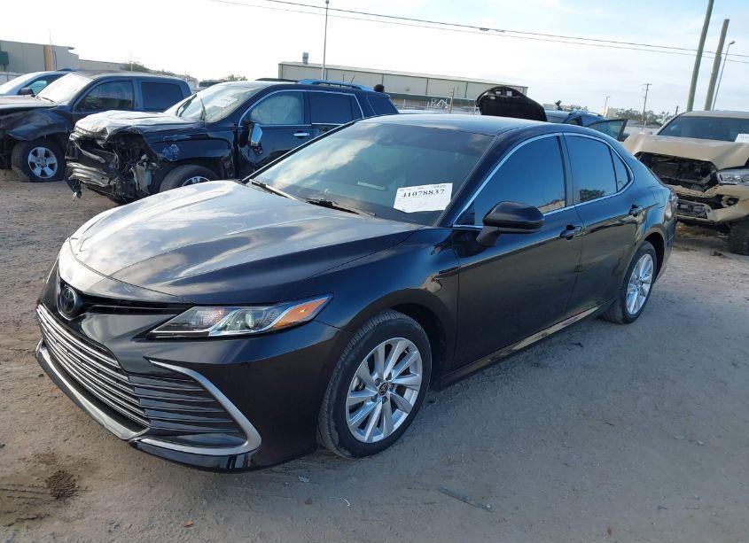Photo 2 of 2023 Toyota Camry LE (VIN 4T1C11AKXPU809813)