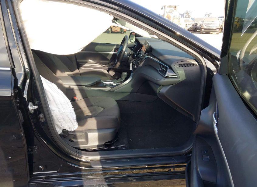 Photo 5 of 2023 Toyota Camry LE (VIN 4T1C11AKXPU809813)