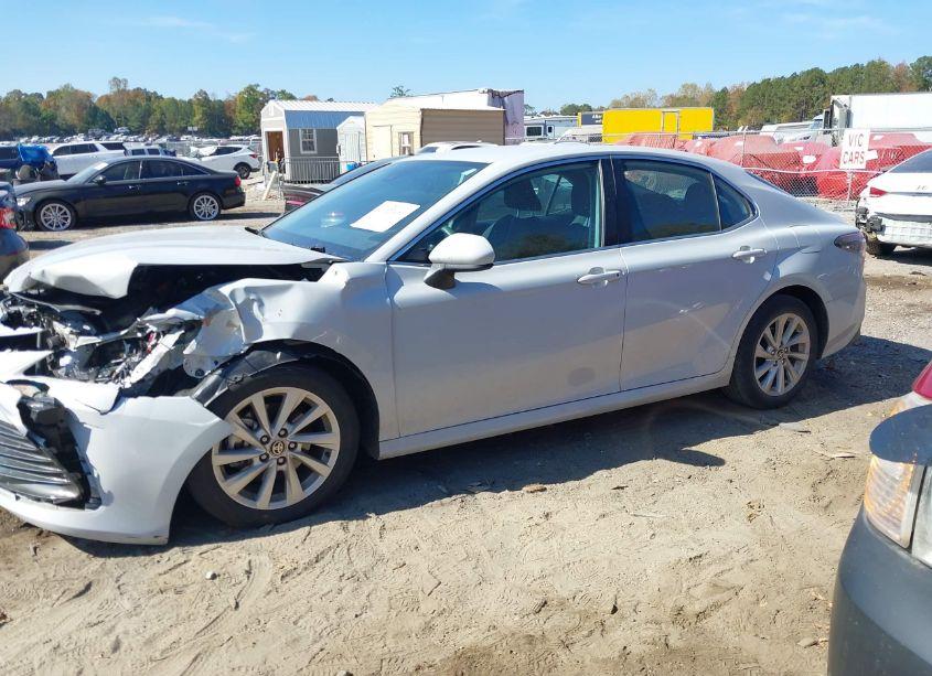 Photo 14 of 2024 Toyota Camry LE (VIN 4T1C11AKXRU211451)