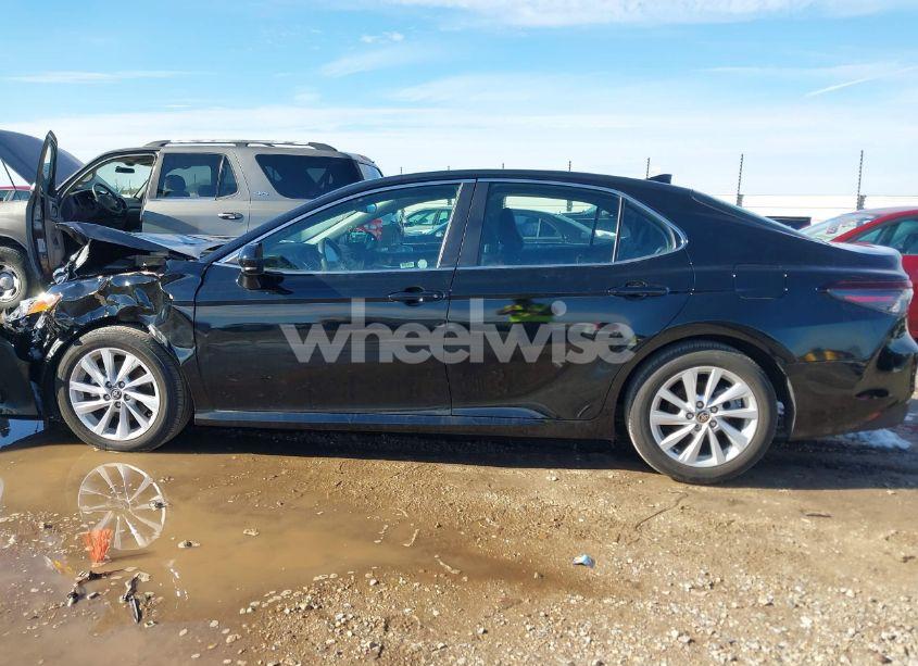 Photo 14 of 2024 Toyota Camry LE (VIN 4T1C11AKXRU890671)