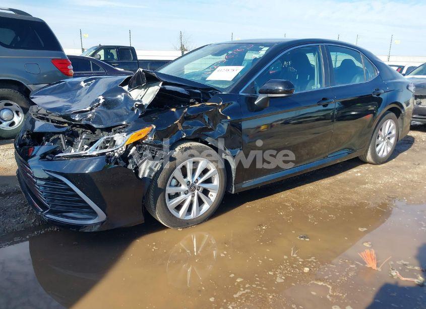 Photo 2 of 2024 Toyota Camry LE (VIN 4T1C11AKXRU890671)