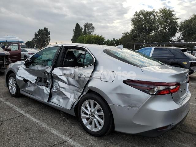 2024 TOYOTA CAMRY LE (VIN 4T1C11AKXRU915844) main photo