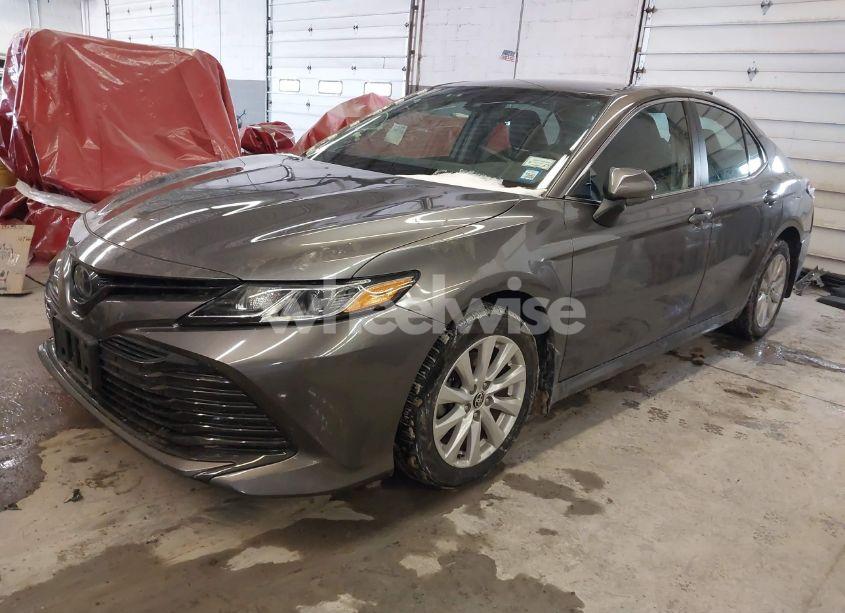 Photo 2 of 2020 Toyota Camry LE AWD (VIN 4T1C11BK0LU016576)