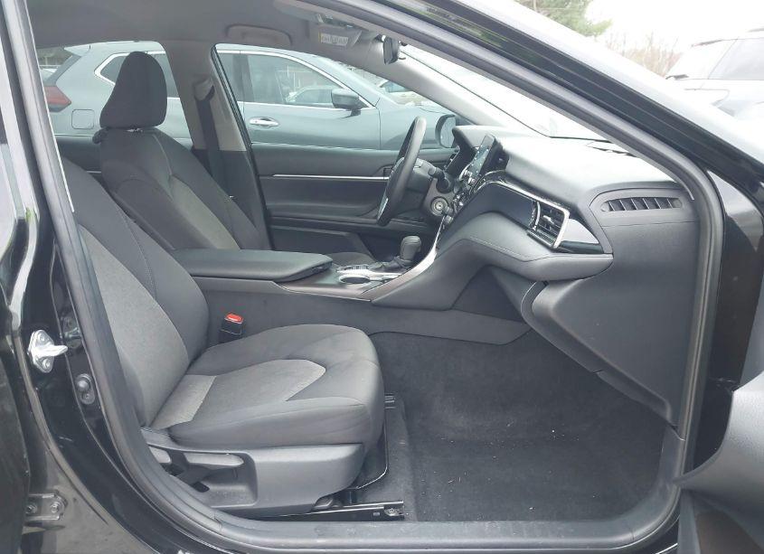 Photo 5 of 2022 Toyota Camry LE AWD (VIN 4T1C11BK0NU067112)