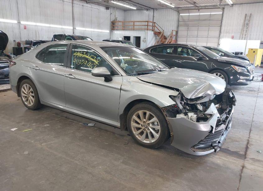 2023 Toyota Camry LE (VIN 4T1C11BK0PU091588) main photo