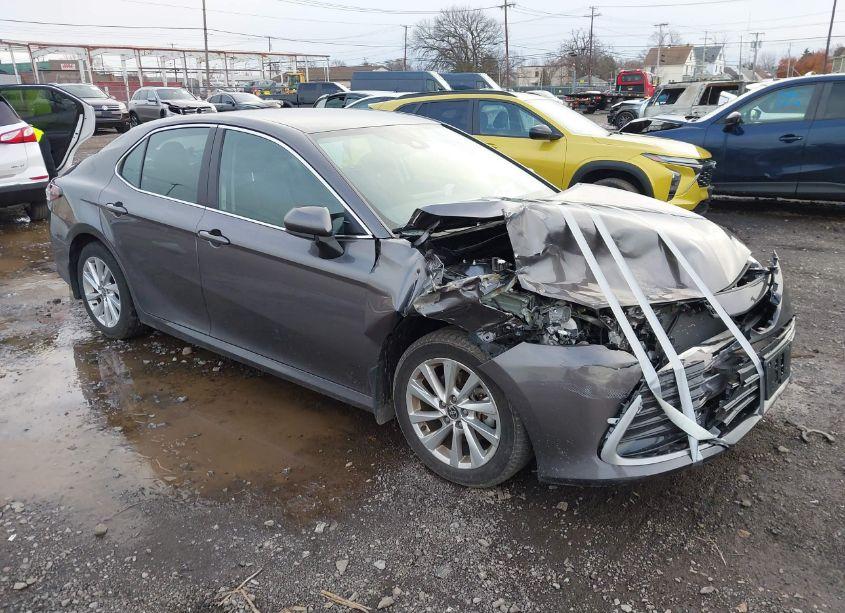 2023 Toyota Camry LE (VIN 4T1C11BK1PU101058) main photo