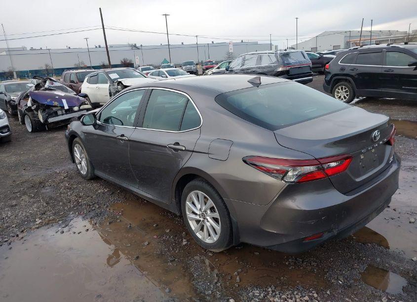 Photo 3 of 2023 Toyota Camry LE (VIN 4T1C11BK1PU101058)